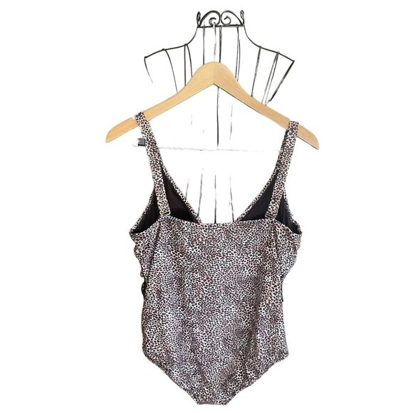 Caribbean Sand Cheetah Animal Print 1 Piece Tummy Control Plus Size Swimsuit 20W - Picture 3 of 8